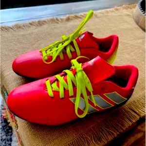 Boys Size 4 Addidas Soccer Cleats-